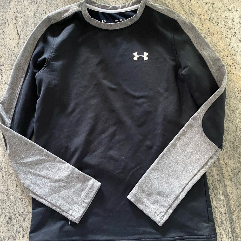 Boys youth Under Armour Black and Gray Long Sleeve Performance Tee